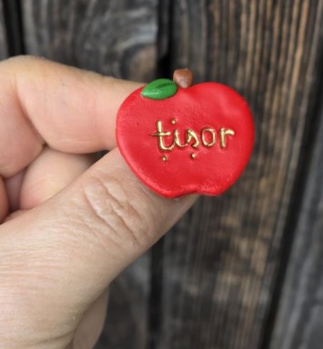 brosa martișor mar roșu