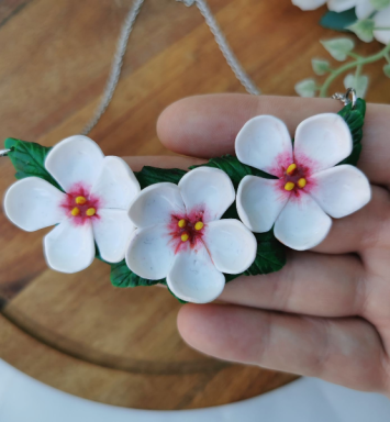 Colier flori de cireș