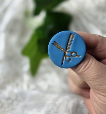 brosa martisor coafura