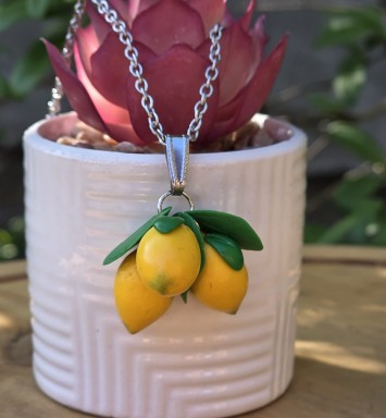 Lănțișor cu pandantiv 3 lămâi